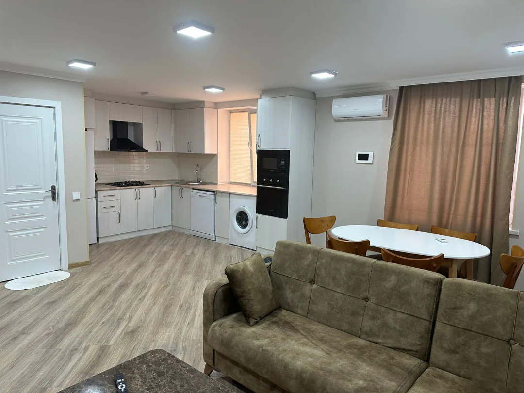 3-комн. квартира в аренду, 87 м², Наримановский район, Баку. Фото 1