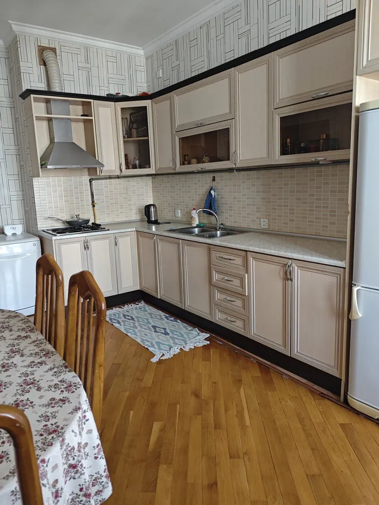 Kirayə: 2 otaqlı 67 m² mənzil
