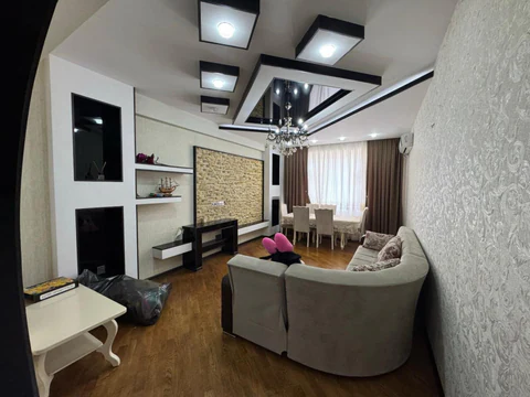 Kirayə: 2 otaqlı 90 m² mənzil