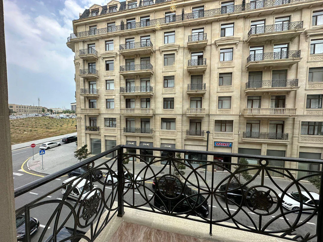 2-комн. квартира в аренду, 93 м², Хатаинский район, Баку. Фото 1