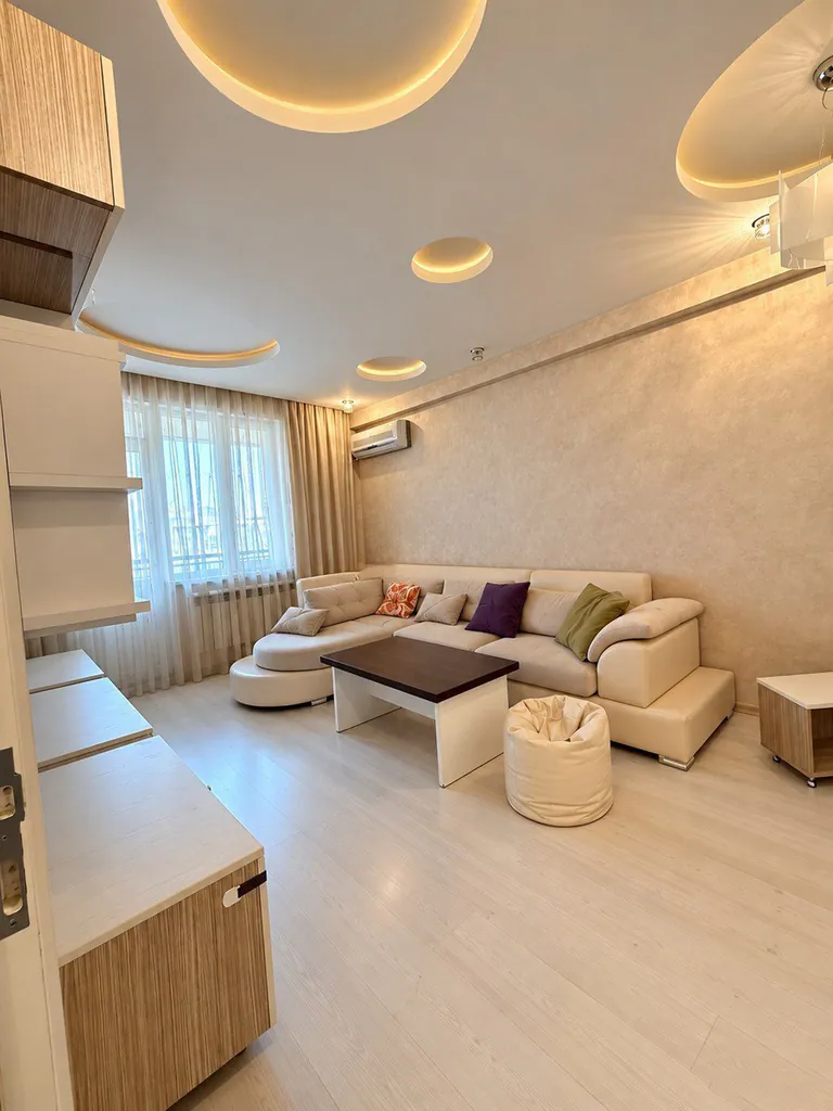 Продажа: 2-комн. квартира 70 м²