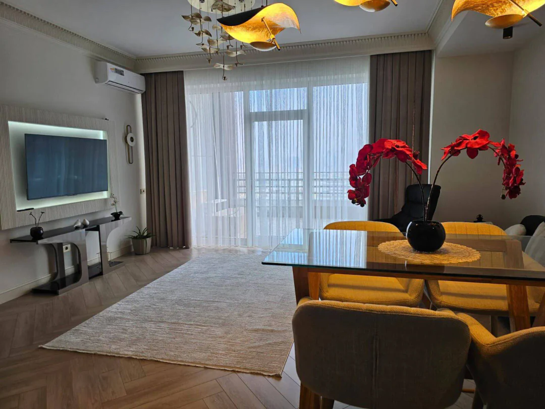 Kirayə 2 otaqlı 110 m² mənzil, Səbail rayonu, Bakı. Foto 1