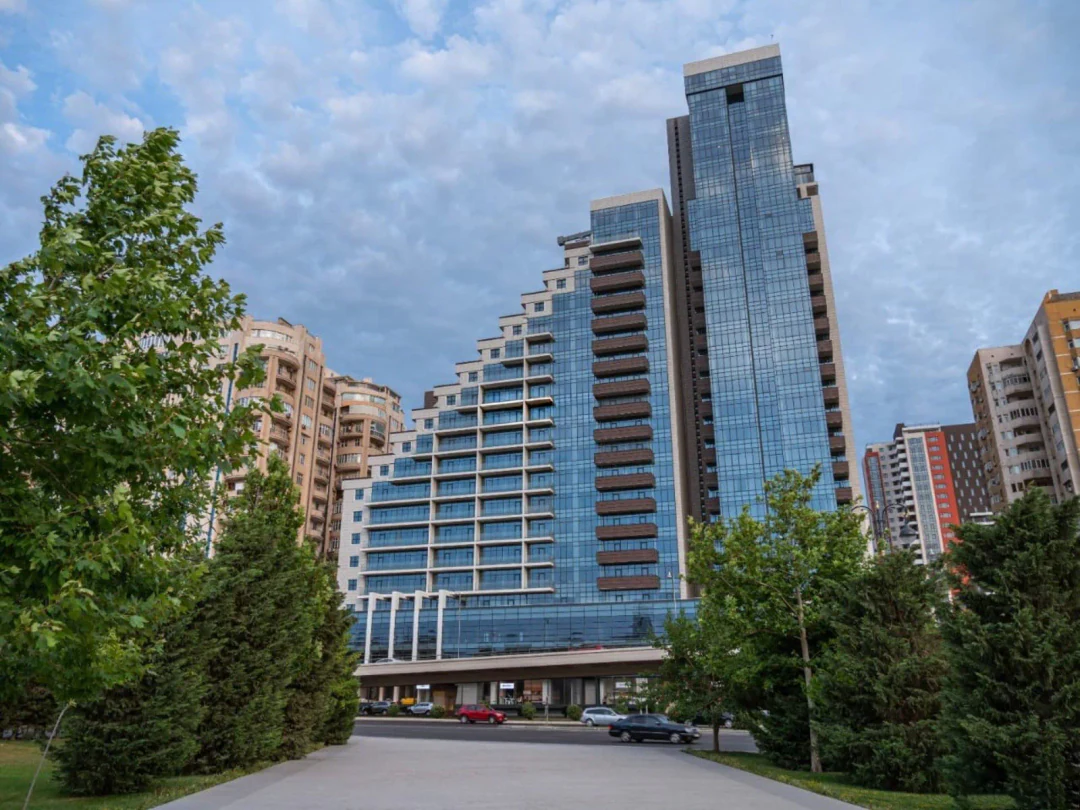 Kirayə 4 otaqlı 201,2 m² mənzil, Xətai rayonu, Bakı. Foto 1