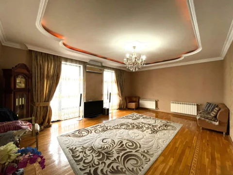 Satış: 3 otaqlı 135 m² mənzil