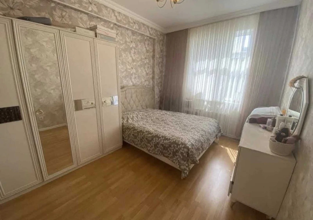 Kirayə 2 otaqlı 80 m² mənzil, Xətai rayonu, Bakı — 7-ci mərtəbə. Foto 1