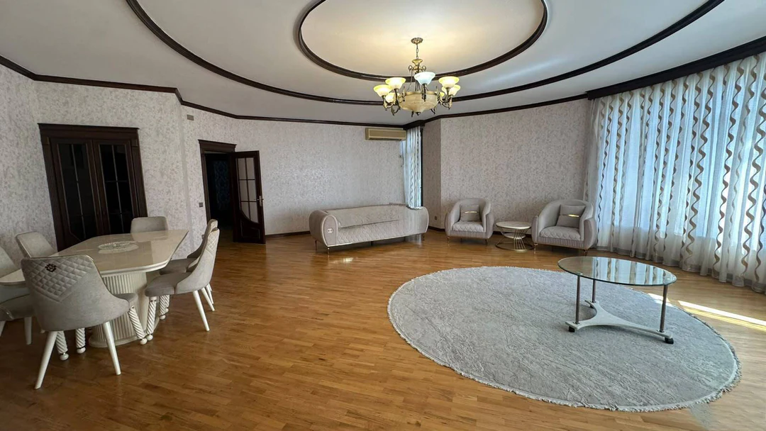 Kirayə 5 otaqlı 240 m² mənzil, Nəsimi rayonu, Bakı. Foto 1