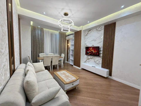 Kirayə: 2 otaqlı 90 m² mənzil