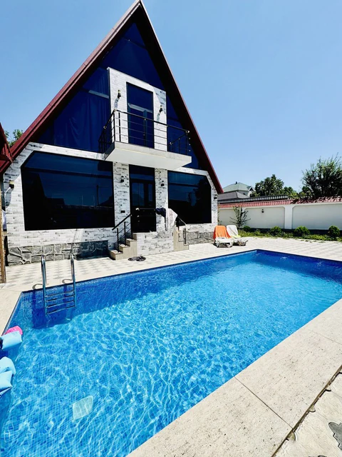 4 otaqlı 248 m² fərdi ev