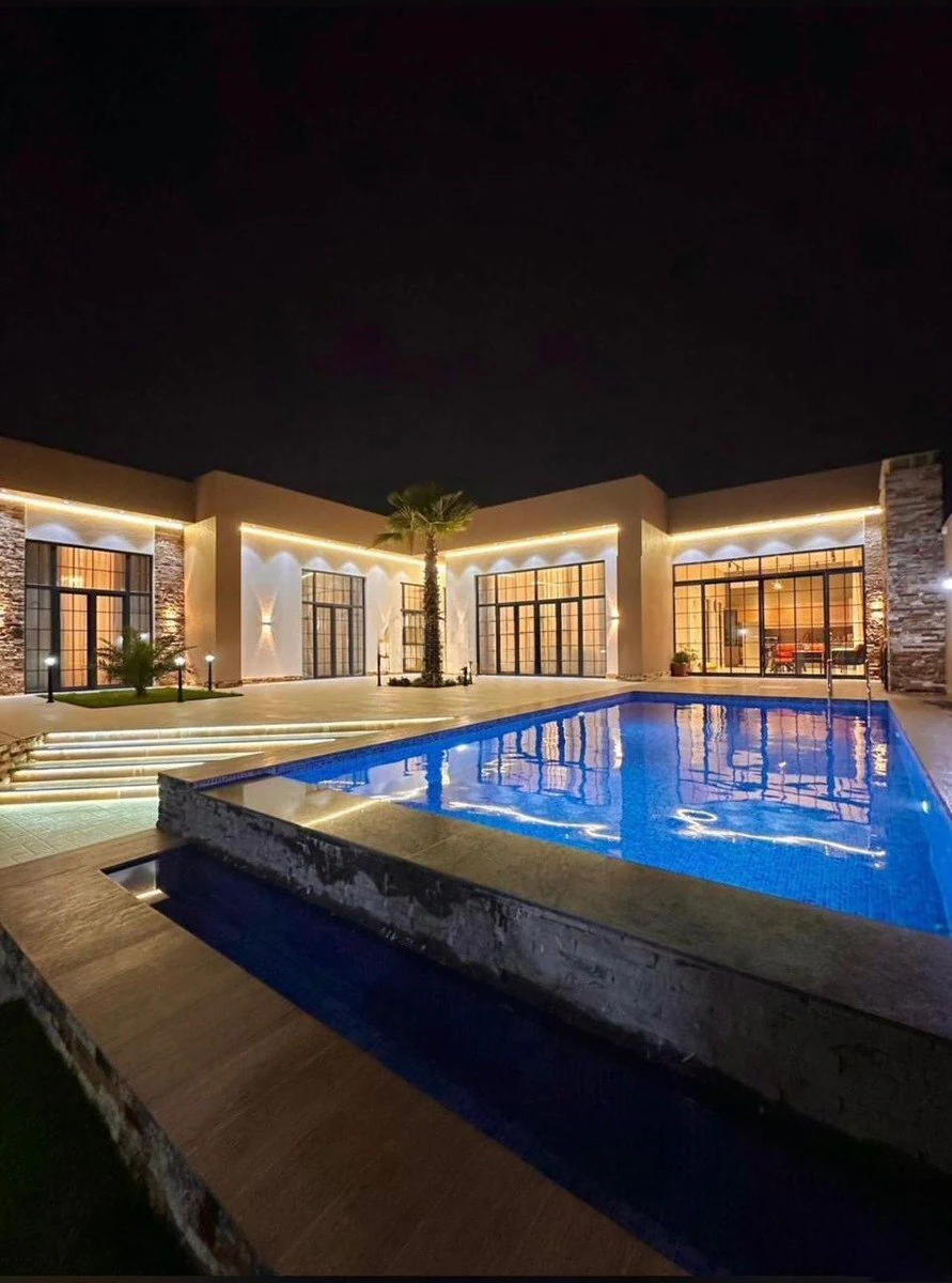 Günlük kirayə 5 otaqlı 320 m² fərdi ev, Xəzər rayonu, Bakı. Foto 1