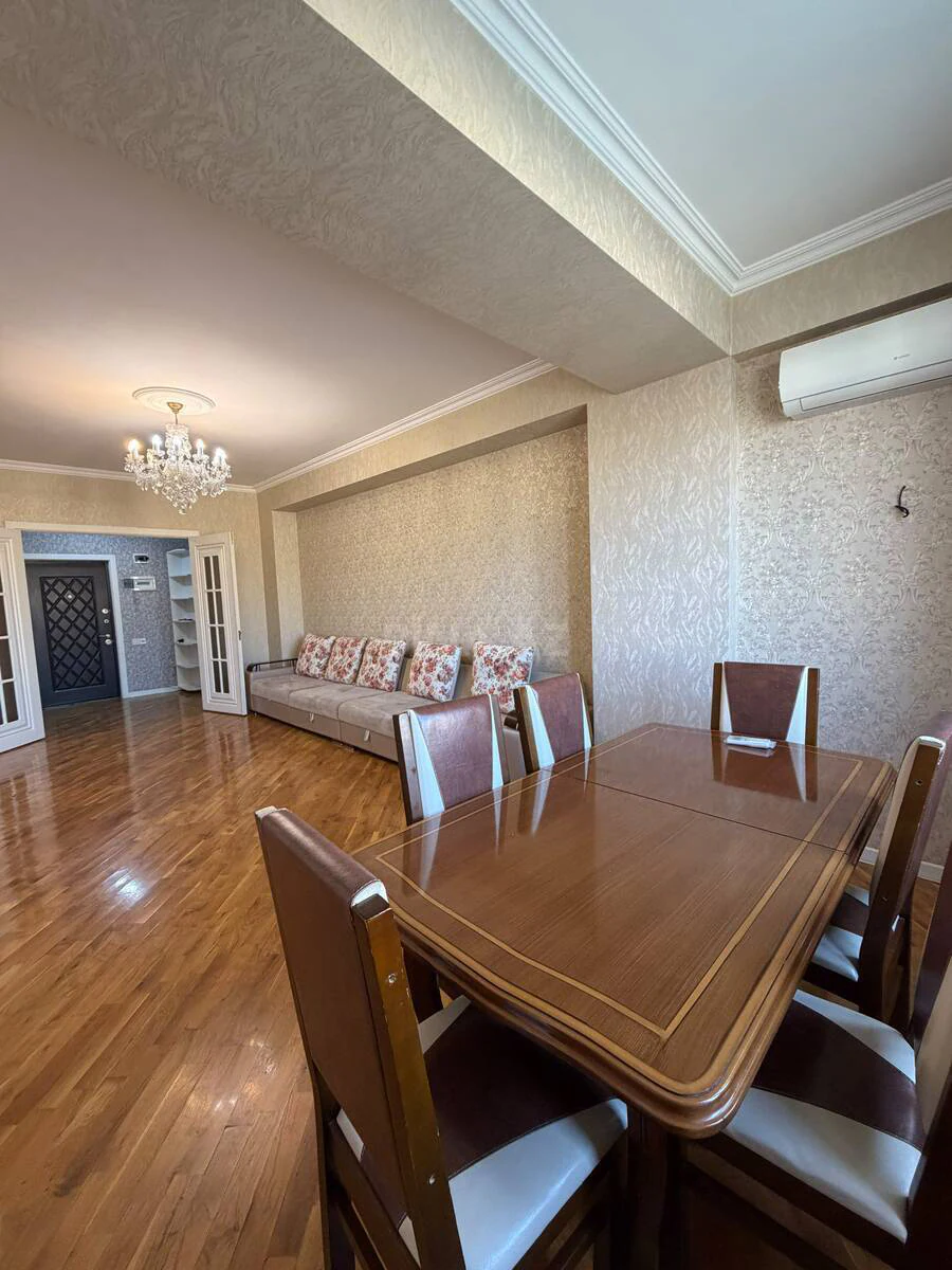 Kirayə: 3 otaqlı 90 m² mənzil, Xətai rayonu, Bakı — 8-ci mərtəbə. Foto 1