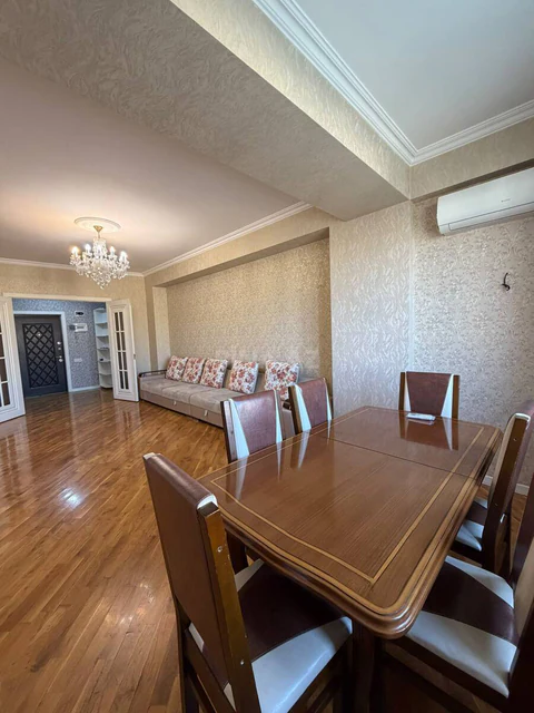 Kirayə: 3 otaqlı 90 m² mənzil