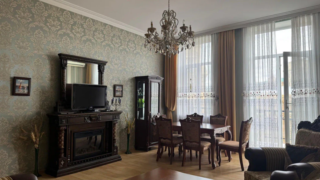 2-комн. квартира в аренду, 70 м², Сабаильский район, Баку. Фото 1